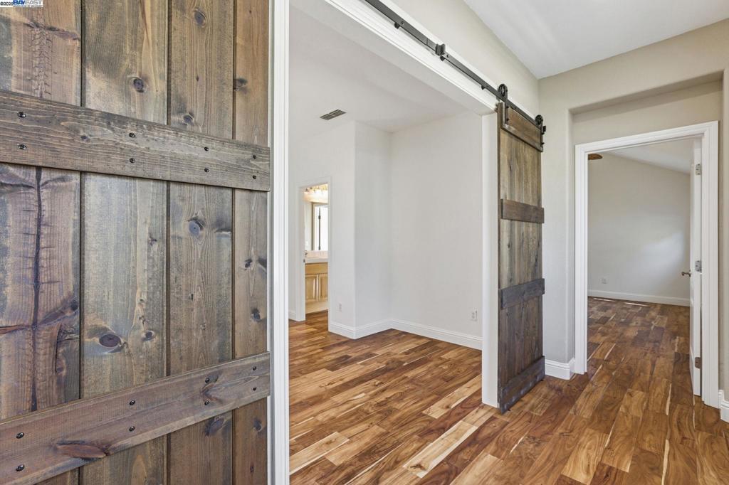 VINEYARD GATE - Residential