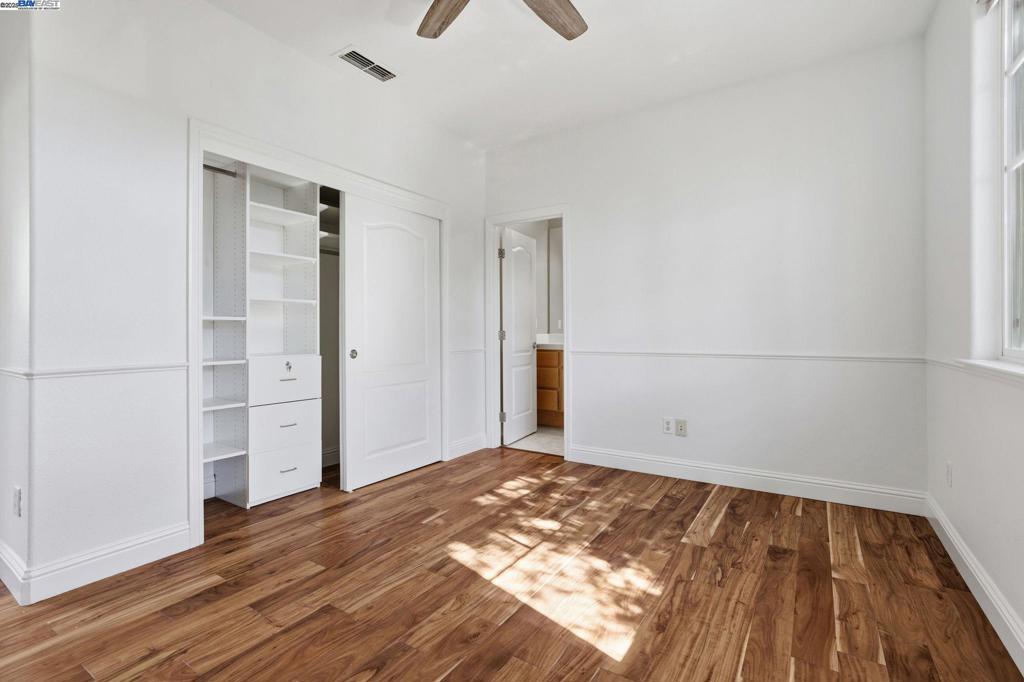 VINEYARD GATE - Residential