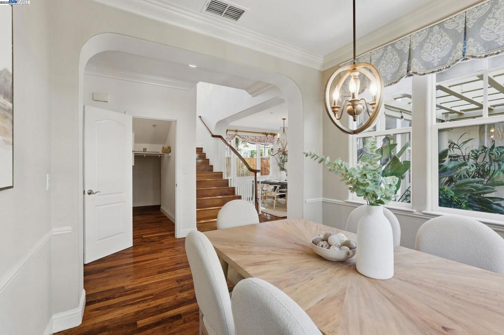 VINEYARD GATE - Residential