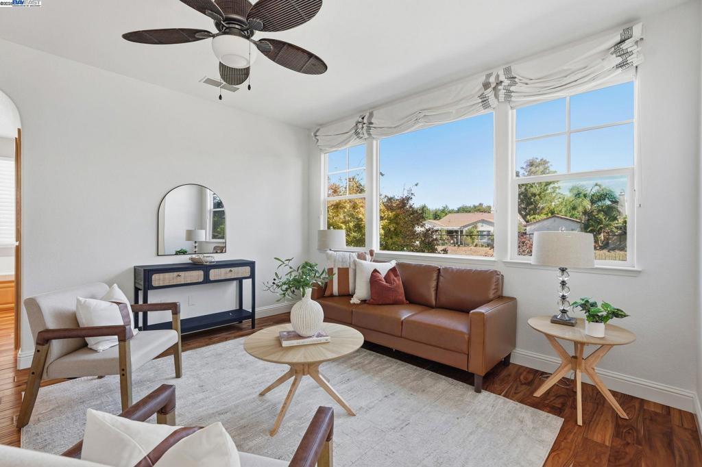 VINEYARD GATE - Residential