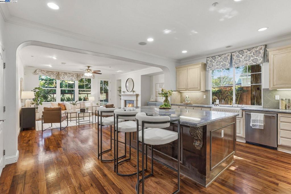 VINEYARD GATE - Residential