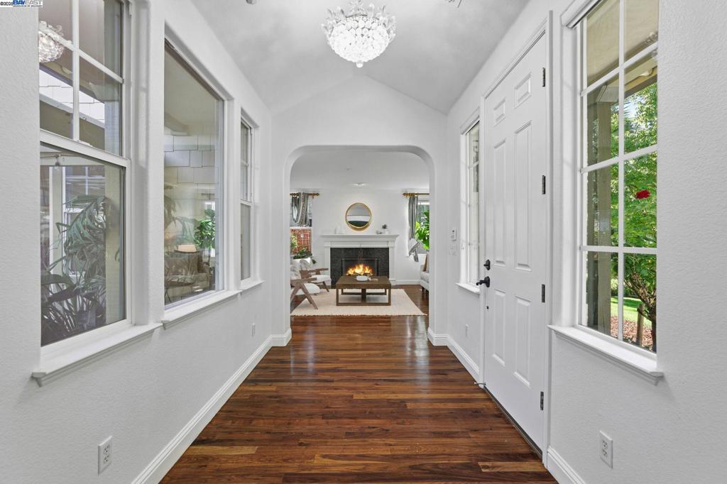 VINEYARD GATE - Residential