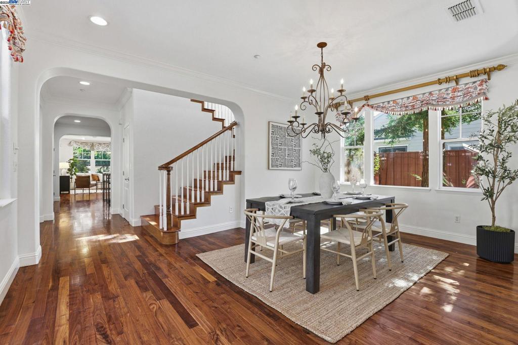 VINEYARD GATE - Residential