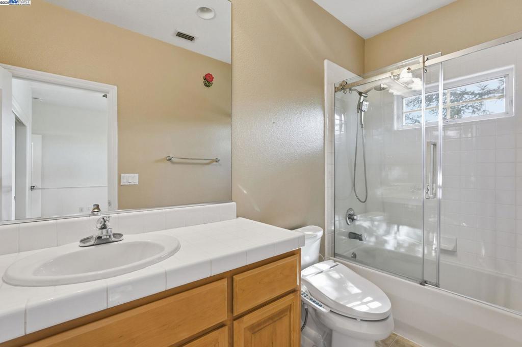 VINEYARD GATE - Residential