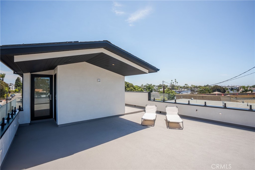 Corona del Mar North of PCH (CNHW) - Residential