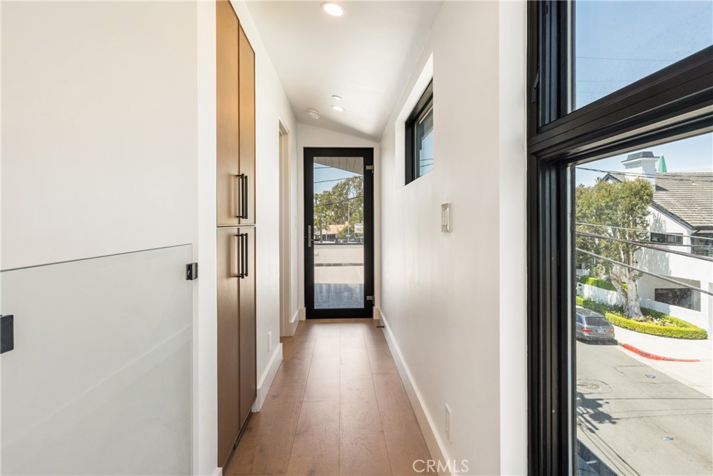 Corona del Mar North of PCH (CNHW) - Residential