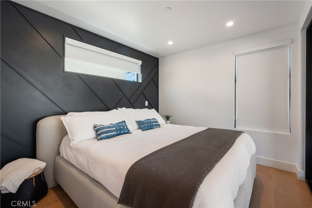 Corona del Mar North of PCH (CNHW) - Residential