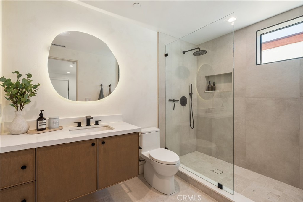 Corona del Mar North of PCH (CNHW) - Residential