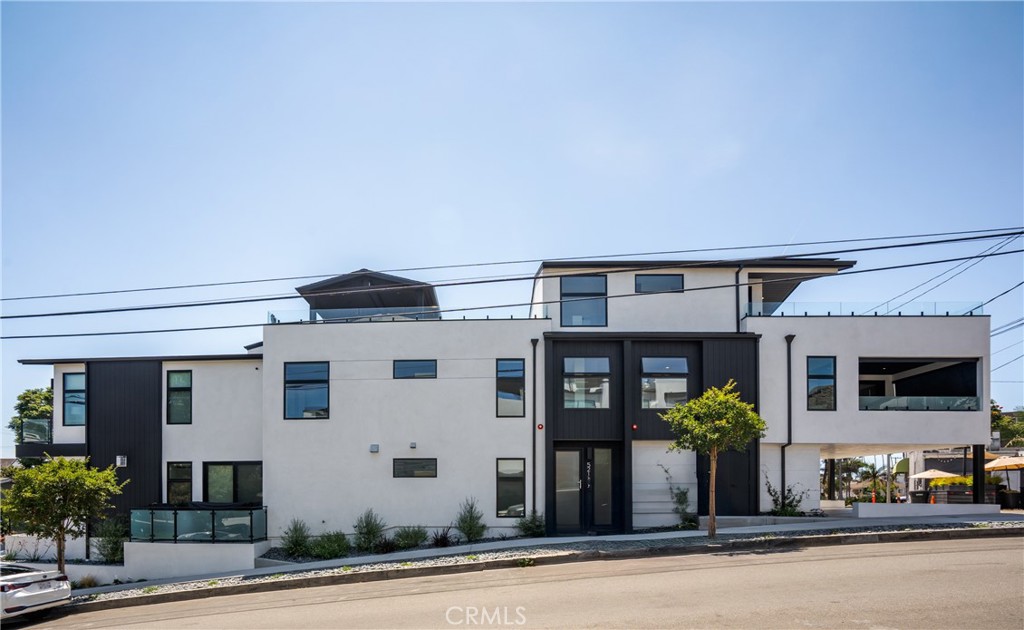 521 1/2 Iris Avenue