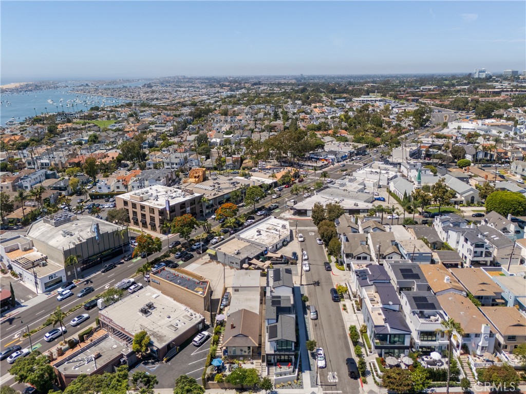 Corona del Mar North of PCH (CNHW) - Residential