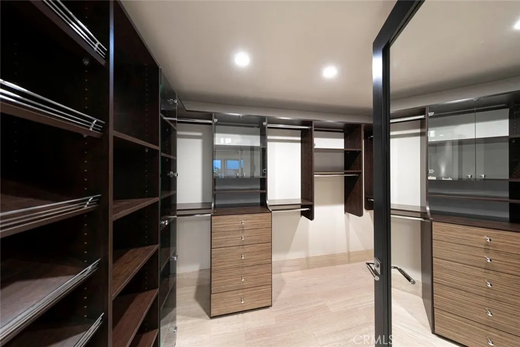 Newport Beach, California 92660, United States, 3 Bedrooms Bedrooms, ,4 BathroomsBathrooms,Residential,Active,135588