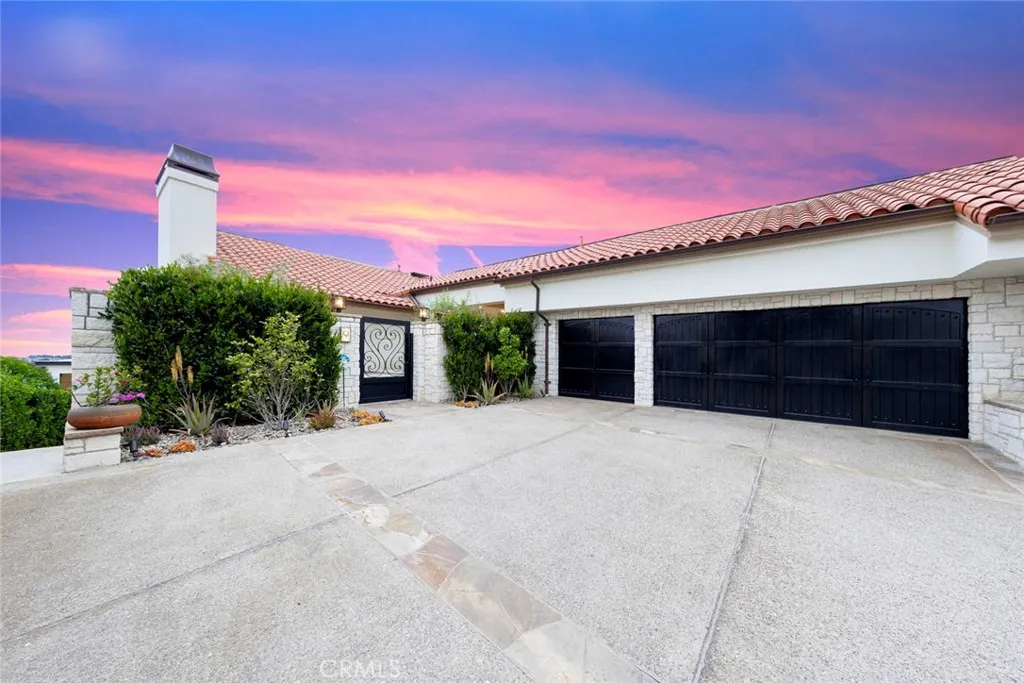 Newport Beach, California 92660, United States, 3 Bedrooms Bedrooms, ,4 BathroomsBathrooms,Residential,Active,135588