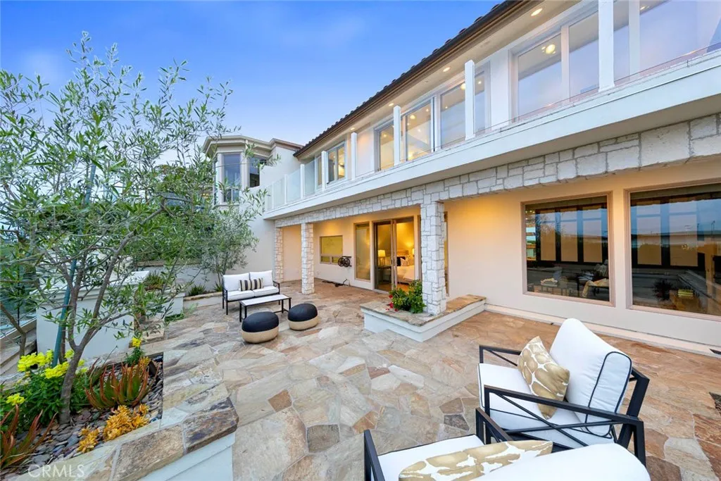 Newport Beach, California 92660, United States, 3 Bedrooms Bedrooms, ,4 BathroomsBathrooms,Residential,Active,135588