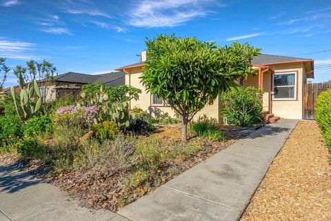 Photo of 1376 N San Pedro Street, San Jose, CA 95110 (MLS # ML82040373)