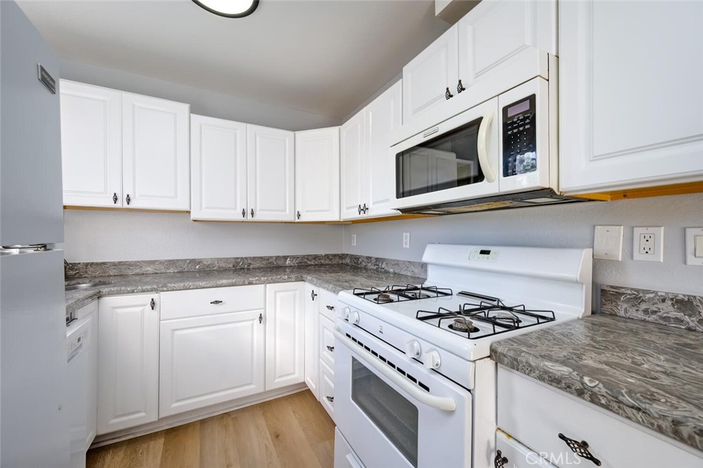 Alamitos Beach (AB) - Residential Lease