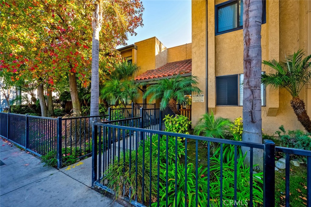 Alamitos Beach (AB) - Residential Lease