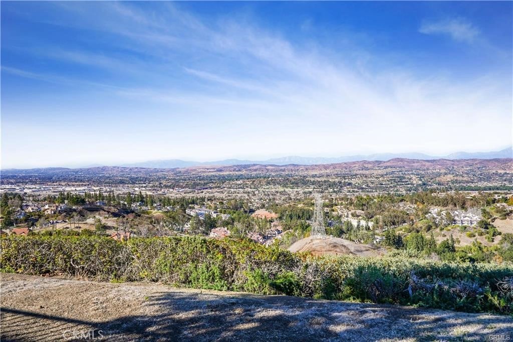 701 S Tourmaline CT. CT, Anaheim Hills CA 92807