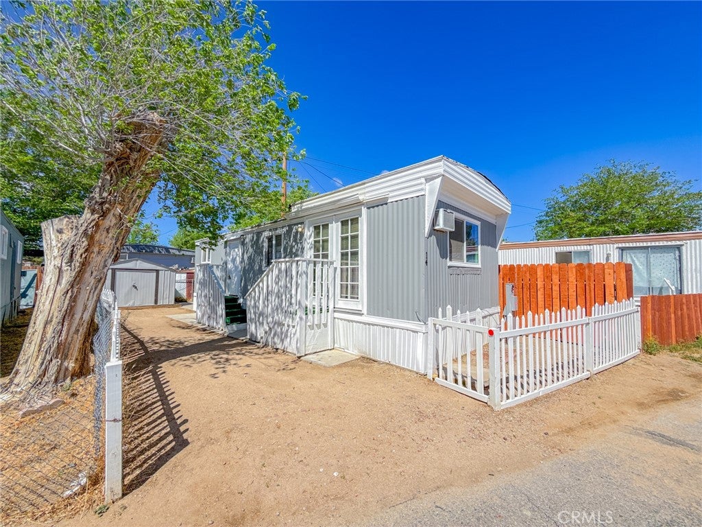 1258 W Rosamond Boulevard 14