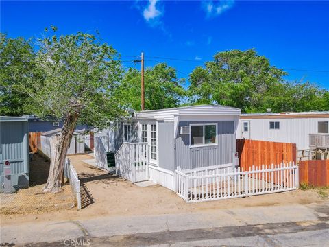 Photo of 1258 W Rosamond Boulevard Blvd #14, Rosamond, CA 93560 (MLS # SR26072186)