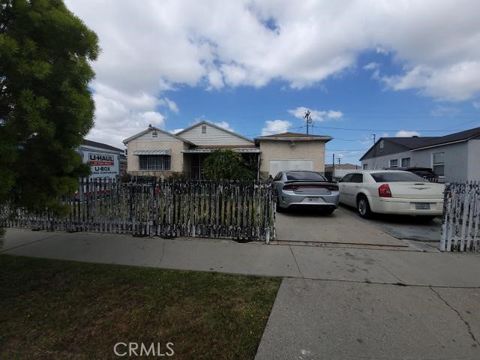 Photo of 1307 S Grandee Avenue, Compton, CA 90220 (MLS # SB25098122)