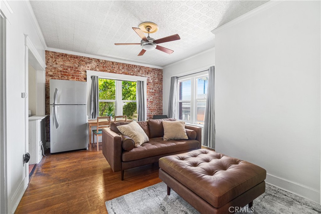 325 w 3rd street 210