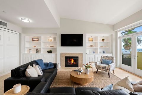 Photo of 5420 La Jolla Blvd Blvd #B302, La Jolla, CA 92037 (MLS # 250045371SD)