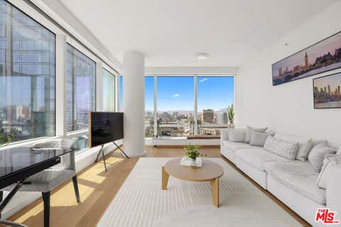 Photo of 877 Francisco Street #1811, Los Angeles, CA 90017 (MLS # 26859171)