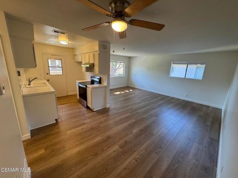 Photo of 2028 N Avenida Vista Delmonte #4, Simi Valley, CA 93063 (MLS # 226003224)