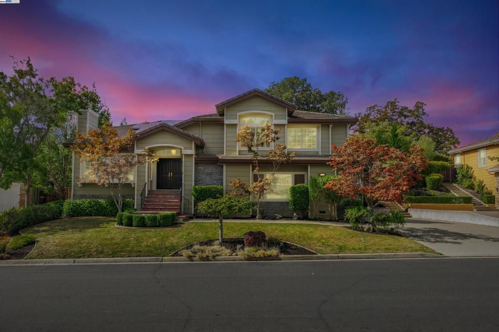 Photo of 1169 Sunrise Ridge Dr Dr, Lafayette, CA 94549 (MLS # 41113635)