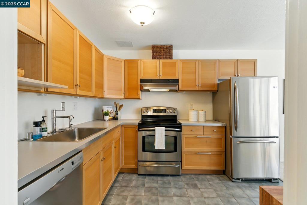 ADAMS POINT - Residential