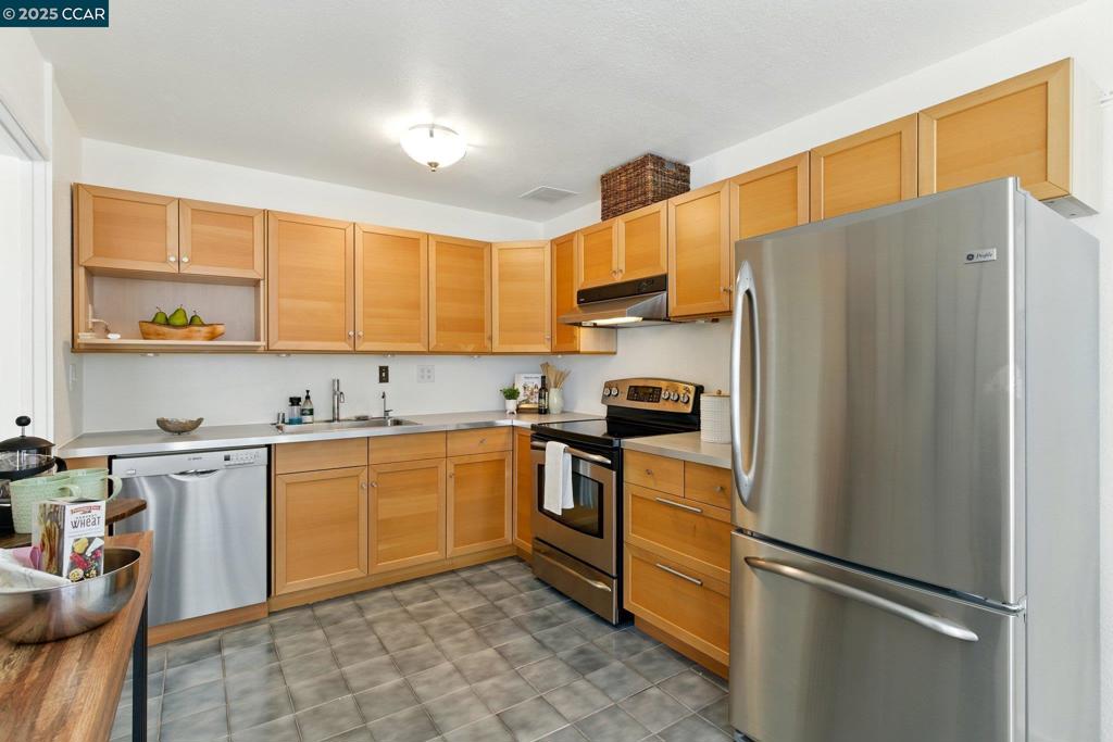 ADAMS POINT - Residential