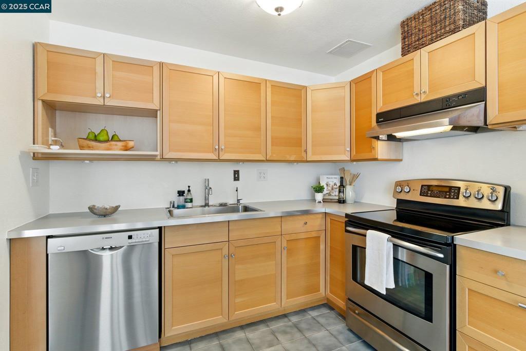 ADAMS POINT - Residential