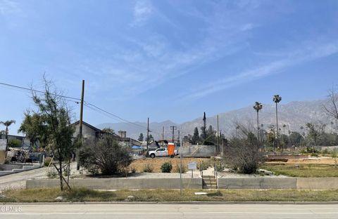 Photo of 917 E Mendocino Street, Altadena, CA 91001 (MLS # P1-22711) Photo of 917 E Mendocino Street, Altadena, CA 91001 (MLS # P1-22711)