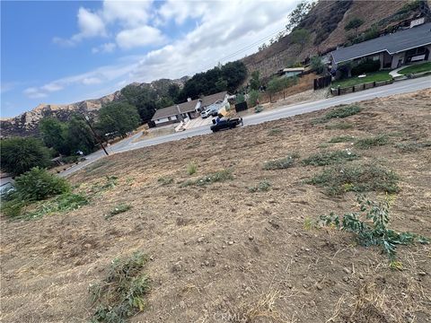 Photo of 0 Paradise Road, Val Verde, CA 91384 (MLS # PW25225016) Photo of 0 Paradise Road, Val Verde, CA 91384 (MLS # PW25225016)