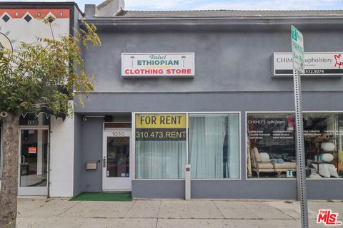 Photo of 1050 S Fairfax Avenue, Los Angeles, CA 90019 (MLS # 26727961)