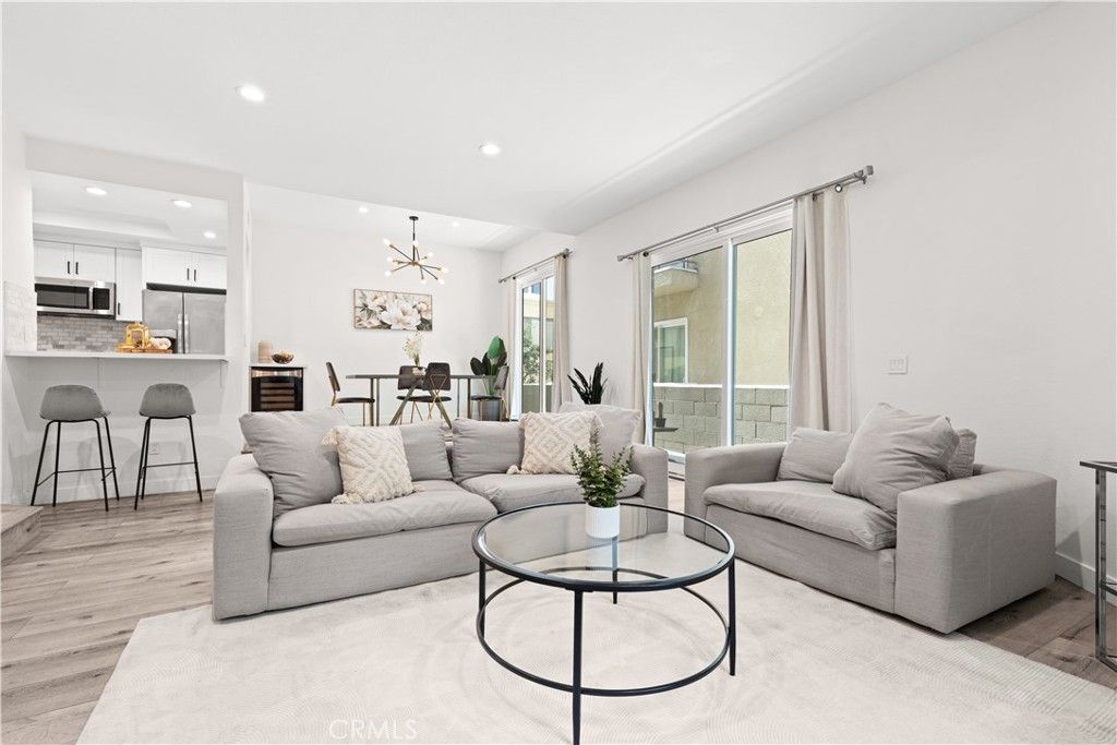 Photo of 11949 Goshen Avenue #110, Los Angeles, CA 90049 (MLS # SR26082518)