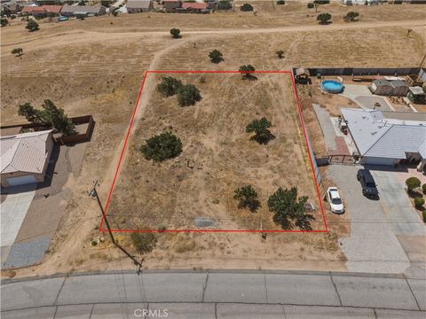 Photo of 0 Yuba, Hesperia, CA 92340 (MLS # CV26153583)