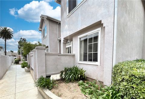 Photo of 820 W Compton BLVD #16, Compton, CA 90220 (MLS # IV26096806)