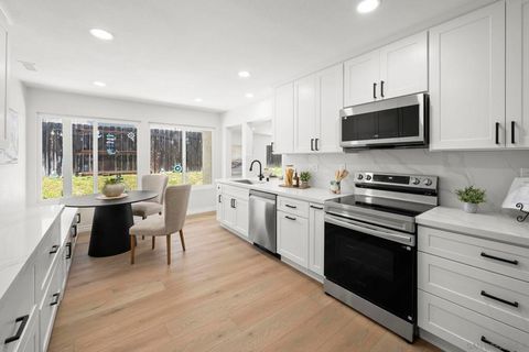 Photo of 8432 Parkbrook St St, San Diego, CA 92114 (MLS # 260005812SD)