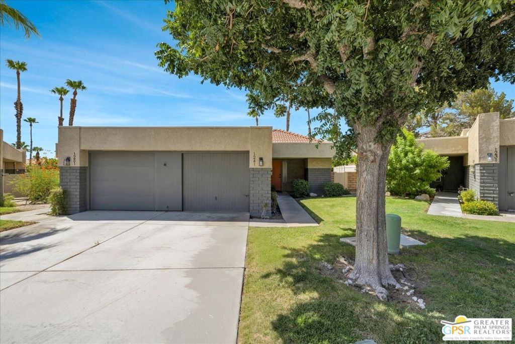 1241 Sunflower Circle South