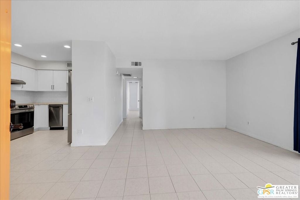 1241 Sunflower Circle South