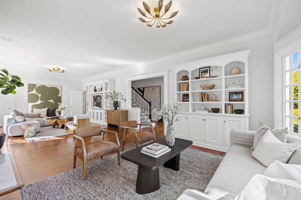 420 W Poplar Avenue