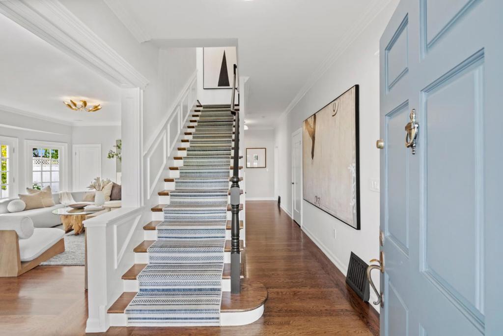 420 W Poplar Avenue