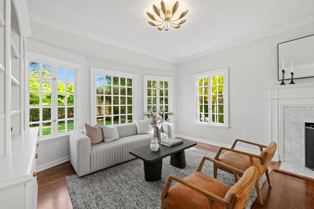 420 W Poplar Avenue