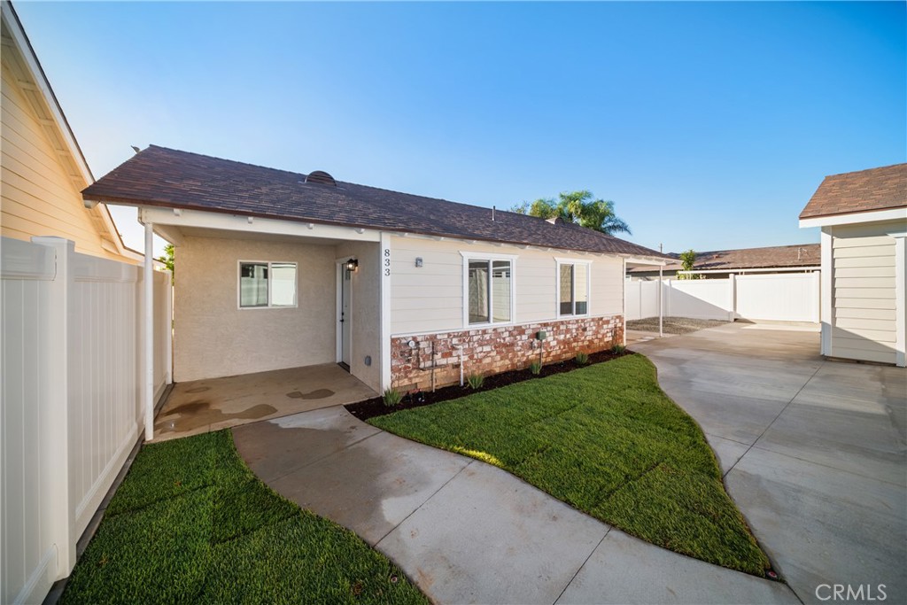831 N Sunflower