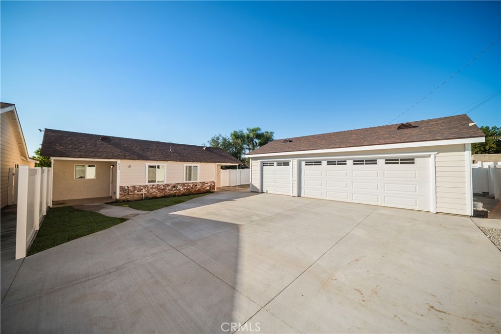 831 N Sunflower