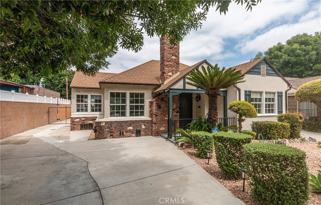 432 N Beachwood Drive