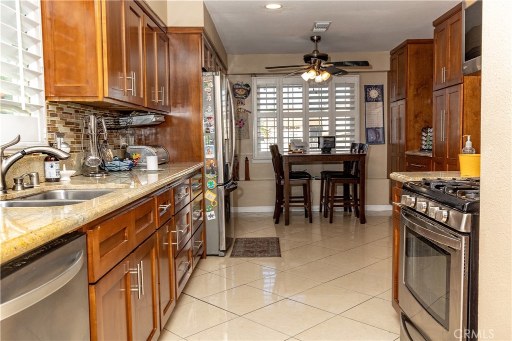 Properties 3 24314 Berendo