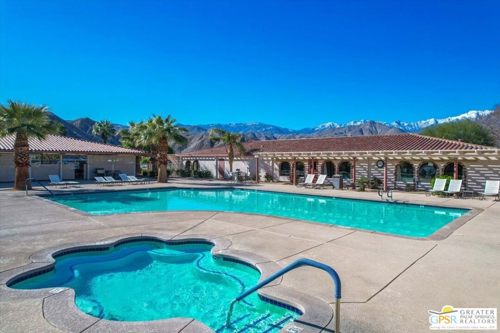 Date Palm Country Cl - Manufactured In Park