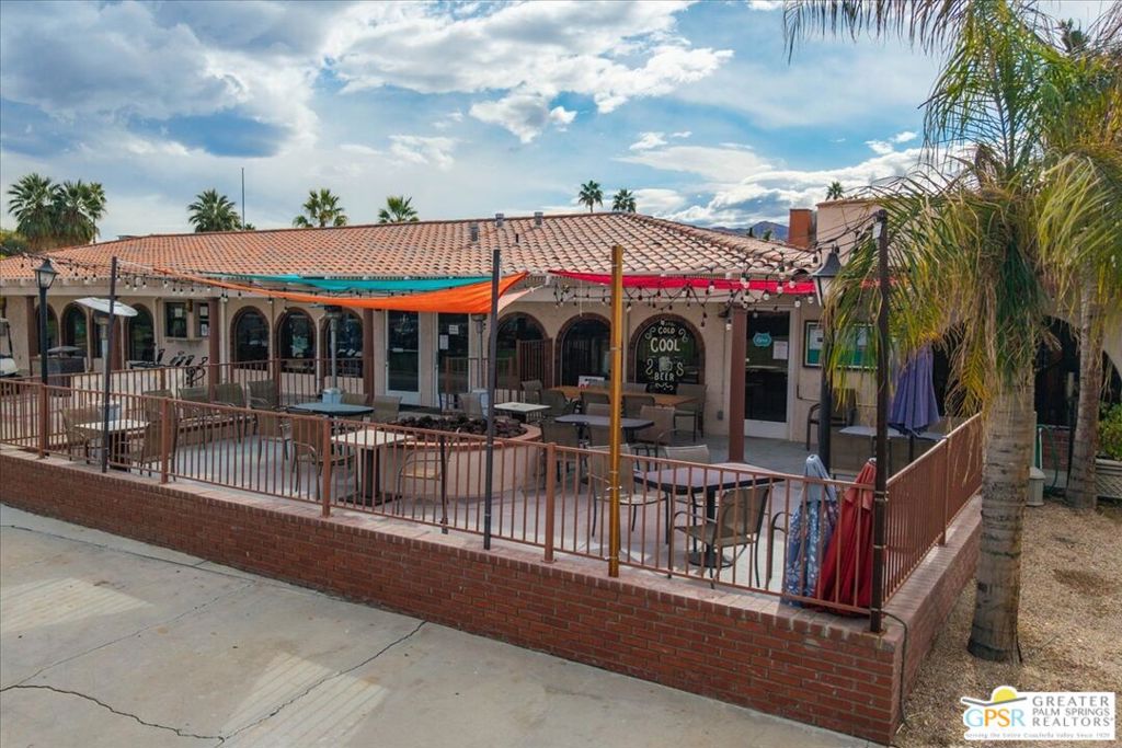 Date Palm Country Cl - Manufactured In Park